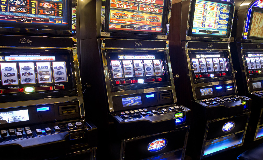 best way to play slots online